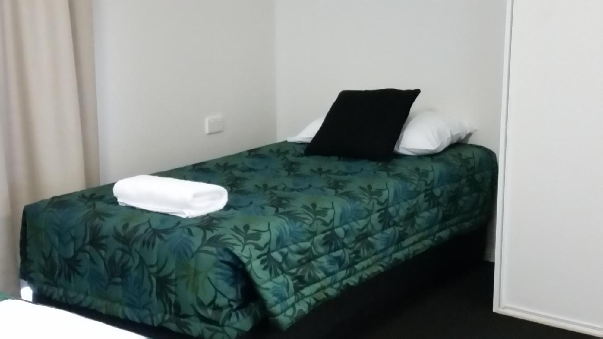 Port Denison Motor Inn Bowen Habitación foto